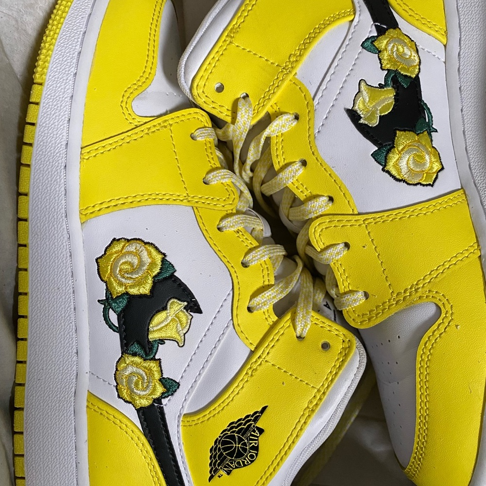 Air Jordan 1 Mid Se (GS)